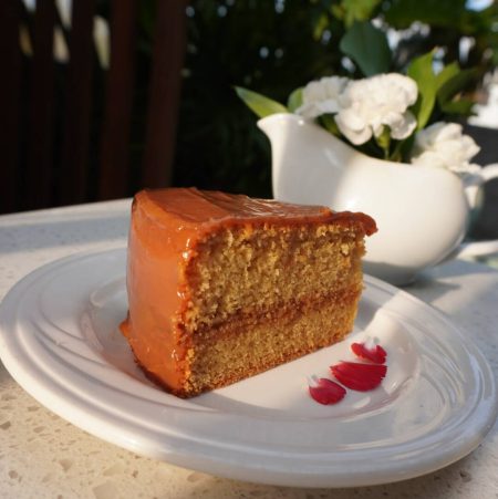 Ponque de dulce de leche con monk fruit